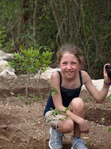 Riviera Maya: Plant a tree | Planta un árbol