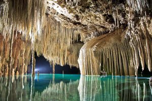 8-maravillosos-cenotes-en-Cancún-y-la-Riviera-Maya