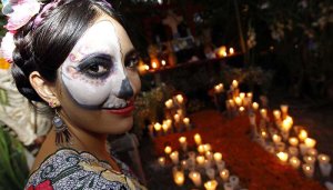 21101155. Solidaridad, QRoo.- Se llevó a cabo el evento "Día de los Muertos, tradición y cultura ancestral maya", en el marco del Sétimo Festival de Tradiciones de Vida y Muerte 2012, parque Xcaret, Rivera Maya. NOTIMEX/FOTO/JORGE ARCIGA/JAA/HUM/MUERTOS12