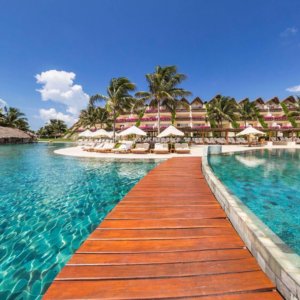 Pool Grand Velas Riviera Maya
