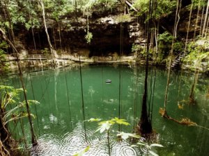 cenote xcanche en riviera maya